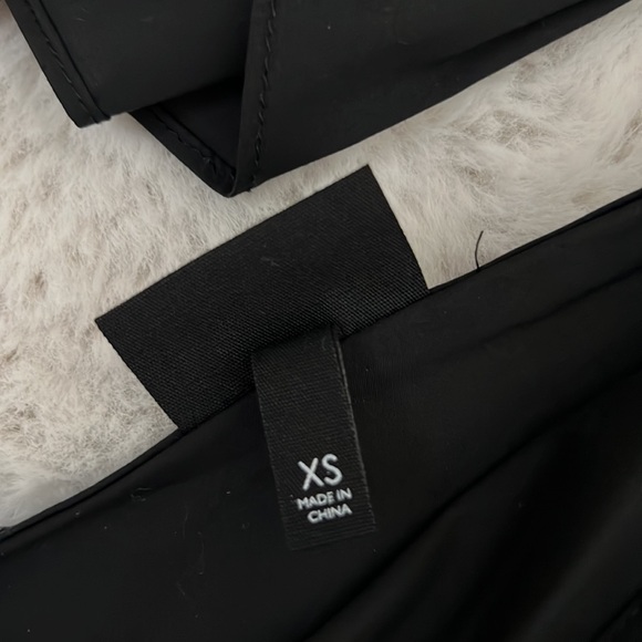 One shoulder top - Picture 3 of 4